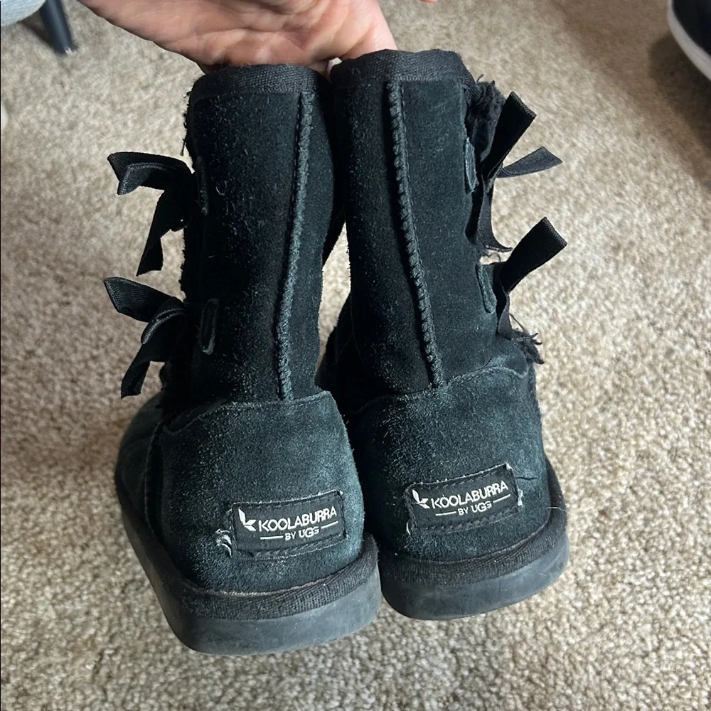 Ugg Shoes Girls 3 Black Suede Shearling Koolaburra Victoria Short